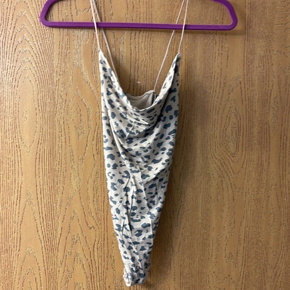 NWT Abercrombie and fitch bodysuit - Picture 2 of 4